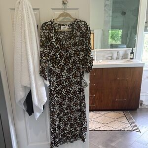 Elegant Black and White Patterned Dress